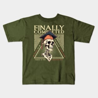 Graduation skull: "finally, completed" Kids T-Shirt